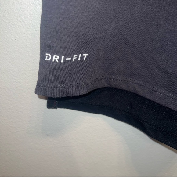 Atlanta Falcons Nike Tee Dri Fit NFL OnField Apparel Gray Black Red Size Small - Picture 2 of 8